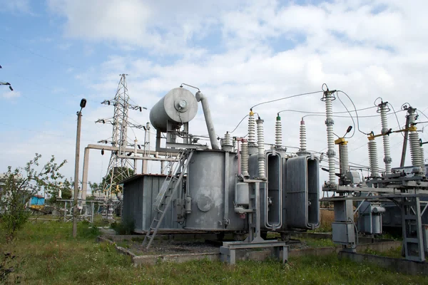 山東省は中国最大容量の天然エステル絶縁石油変圧器の開発に成功 山東省は中国最大容量の天然エステル絶縁石油変圧器の開発に成功