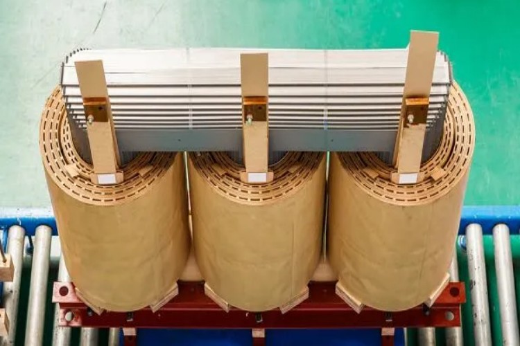 Unidade de energia imersa em óleo, tamanho compacto, aplicação em mineração