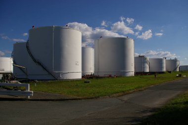 1726818920690313.jpg depositphotos_331804954-stock-photo-image-industrial-factory.jpg