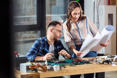 Jeneratörler İçin Düzenli AVR Bakımının Önemi Jeneratörler İçin Düzenli AVR Bakımının Önemi