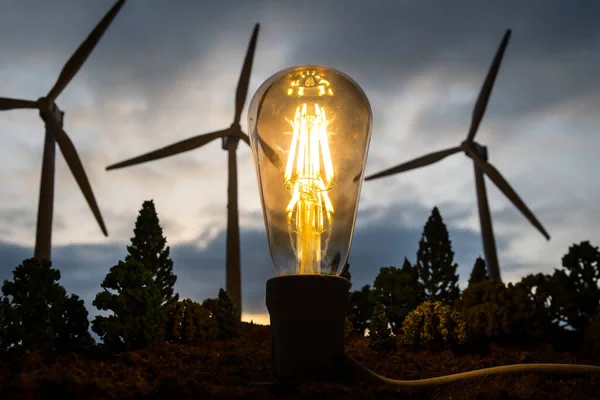 THE BENEFITS OF WIND AND SOLAR TECHNOLOGY THE BENEFITS OF WIND AND SOLAR TECHNOLOGY