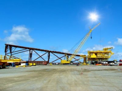 Production d'huile pour transformateurs à faible teneur en carbone, huile pour transformateurs issue de l'économie circulaire, surveillance de l'huile pour transformateurs par intelligence artificielle