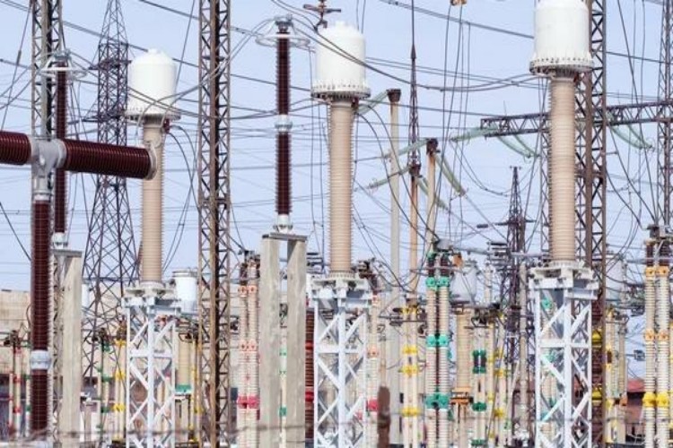 Sobretensión y subtensión: Todo lo que necesita saber