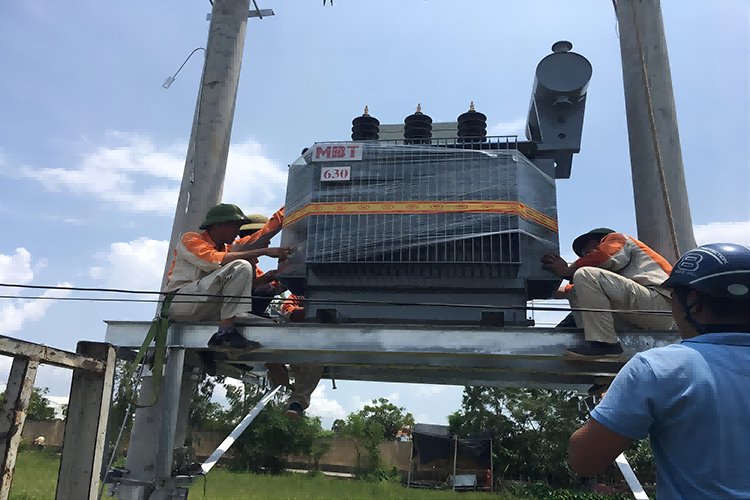 変圧器注油時の注意事項